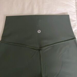 Lululemon Align leggings in dark forest green cropped!!! (4)